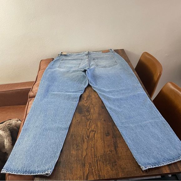 Madewell The Tall Curvy Perfect Vintage Straight Jean in Seyland Wash - Picture 13 of 16